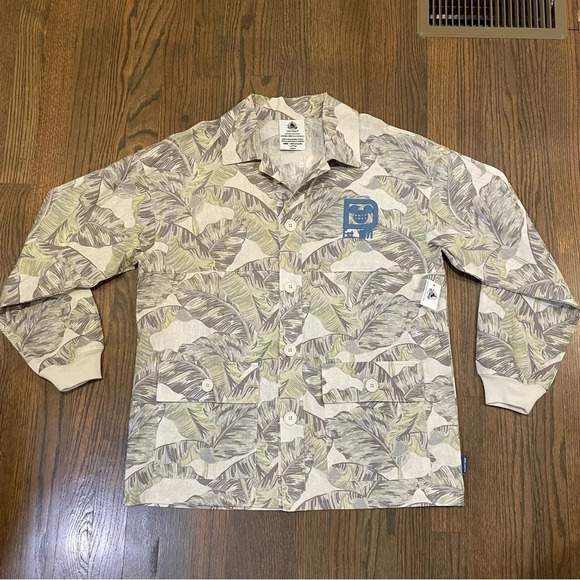 NWT Walt Disney World Tropical Spirit Jersey Shirt Jacket Shacket Men's Small - Picture 3 of 10